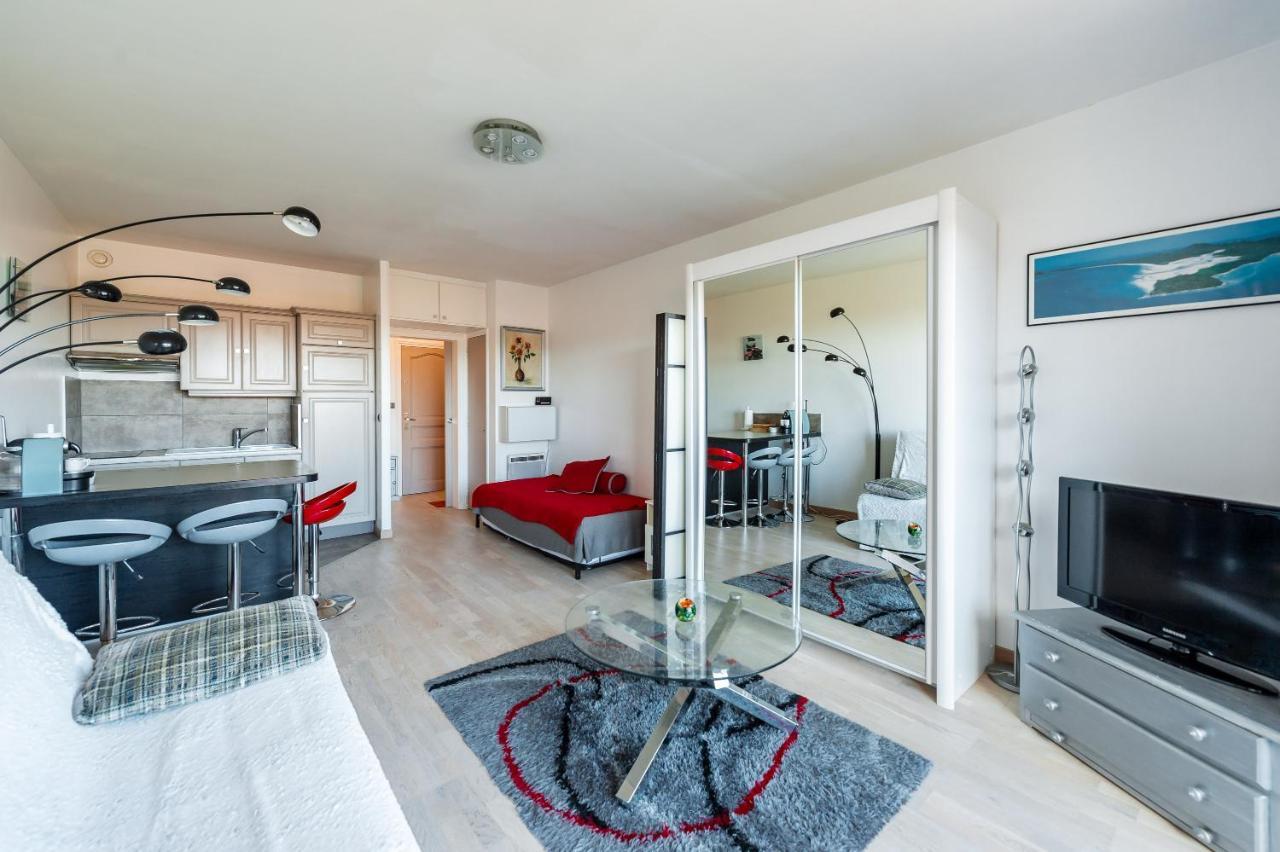 Grand Studio Avec Piscine Presqu'Ile De Giens Hyères المظهر الخارجي الصورة